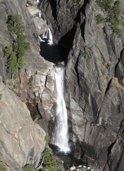 The middle fall of Yosemite.