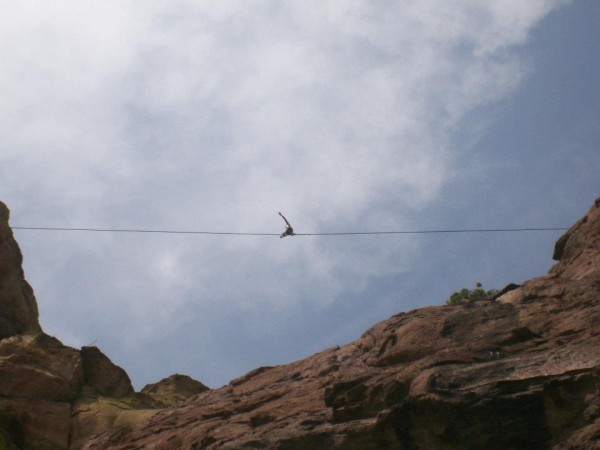 Red Wall Slack Line