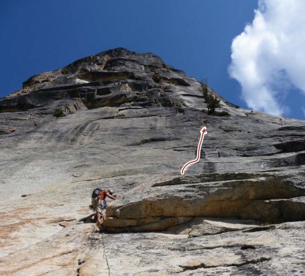 Ian Nicholson leading Pitch 1 on the South Face of Kangaroo Temple.
