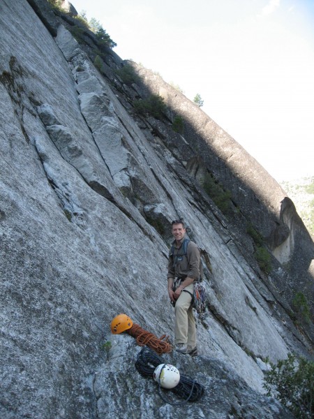 Old Smokey &#40;5.9&#41; starts in the flake/dihedral behind me, then ...