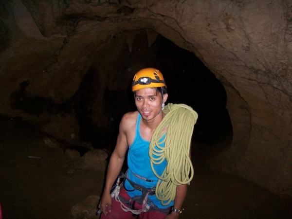 Raymund Daculan carrying the rope. We are about to leave our harnesses...