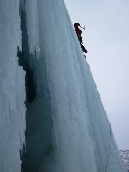 Harry moving up - Killer Pillar &#40;3rd&#41; pitch on Bridal Veil Falls.