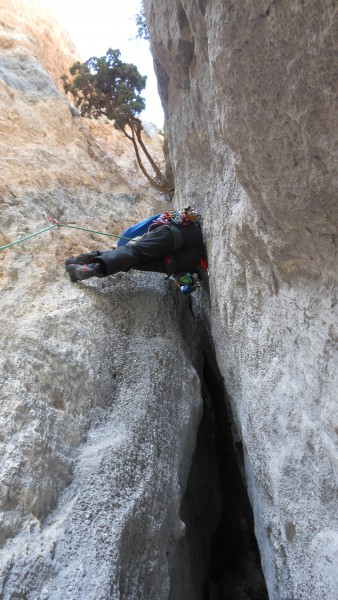 The notorious flared groove. The crack is lined with a cross between s...