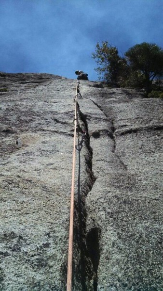 Leading the second pitch of Jam Crack