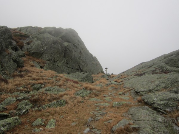 This little spot kind of reminds me of the bouldering on top of Donner...