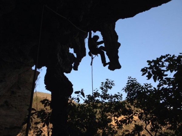 Rodrigo on some big stalactites on Cascabel 11a