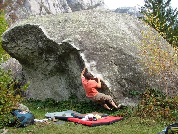 Alec Burns climbing