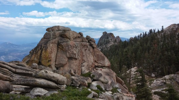 Fisherman's Rock in the foreground, North Eagle Beak in the background