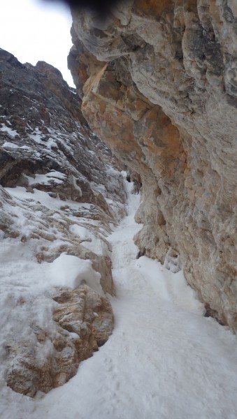 our first highpoint &#40;+/-5150m&#41;. steep, crusty snow and rotten ice.