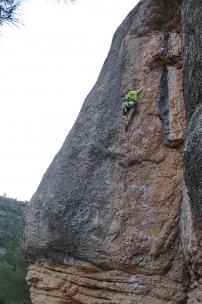 Climbing Chachi Qui Chapi, 7a, Margalef.