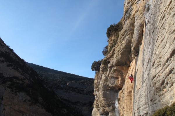 Tania on Hobbit, 6c, Vilanova de Meia.