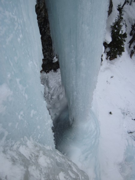 Cool view from alongside the pillar &#40;4/3/14&#41;.