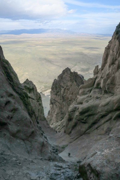 Following the upper reaches of Long's Couloir