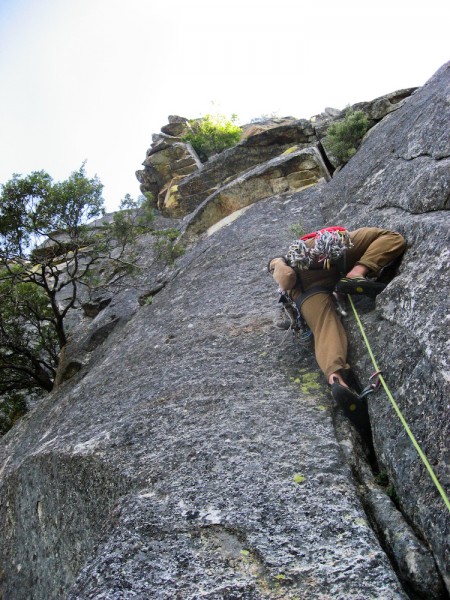 Scott leading out in the nice hands beginning of pitch 18