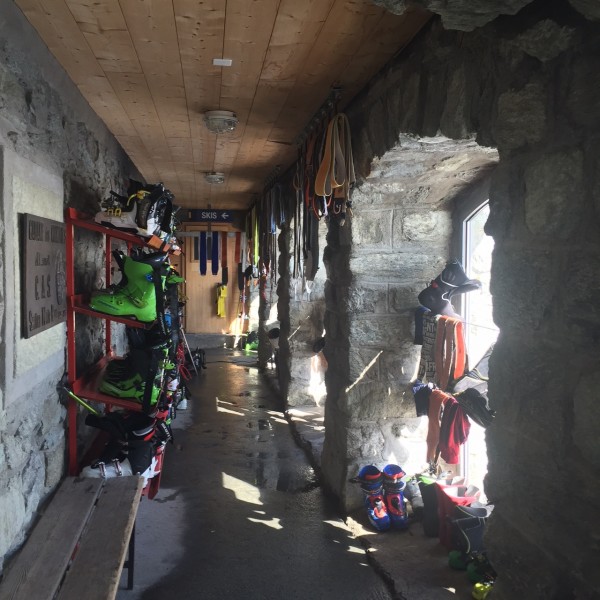 The drying room, Vignettes Hut