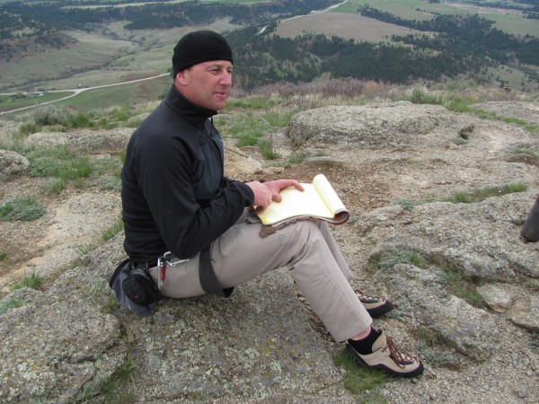 claus signing the register