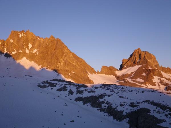 Alpenglow on Thunderbolt and Winchell