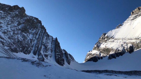 1.0 looking across the french glacier to the robertson col a km or two...