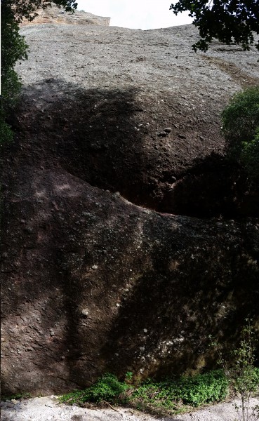 Pano looking up base of climb. Photo Taken Later: 5.10b start is dry. ...