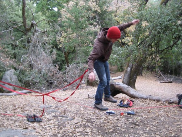 Loko Slacklining with the free end clipped to my pants