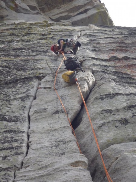 How to bring packs through the OW section of Traveler Buttress. This e...