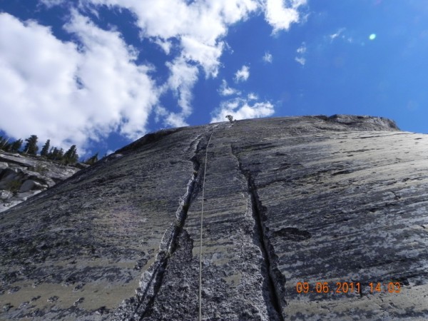 5.8 double crack on 4th pitch.