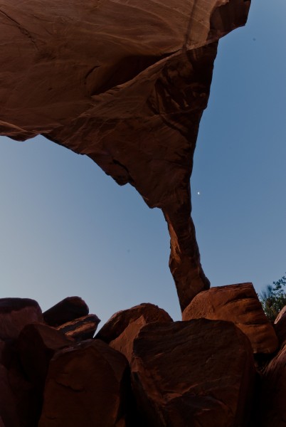 arch with Moon