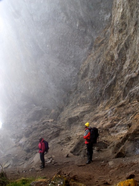 Bujongolo rockshelter.